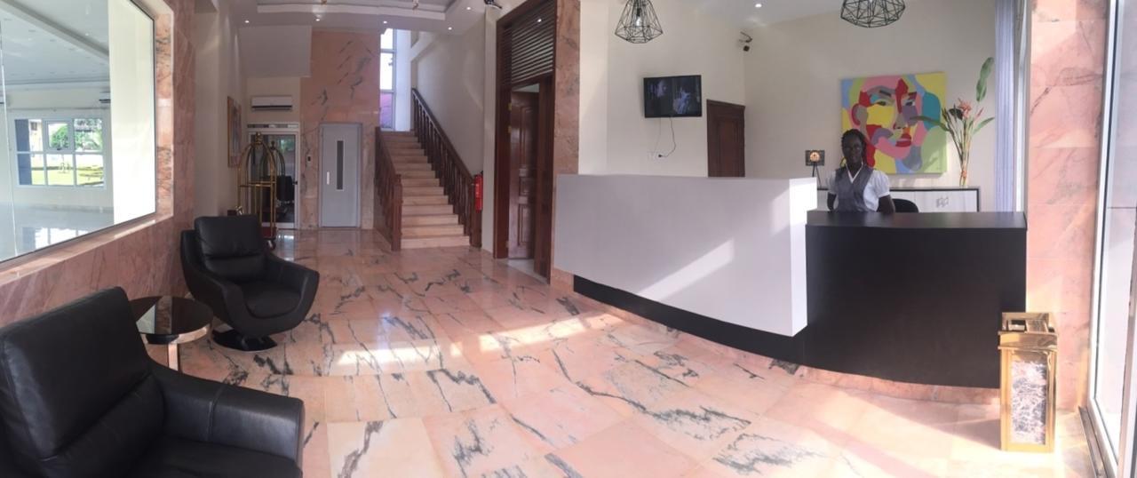 Hotel Bella Riva Кіншаса Екстер'єр фото
